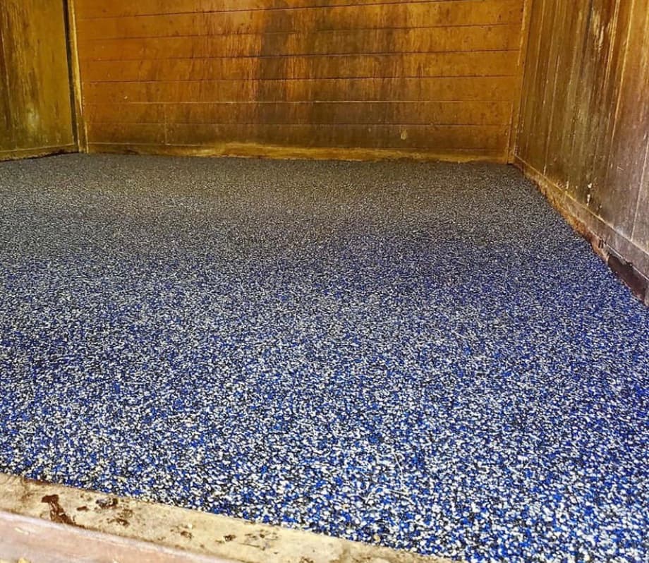 Horse stall rubber flooring